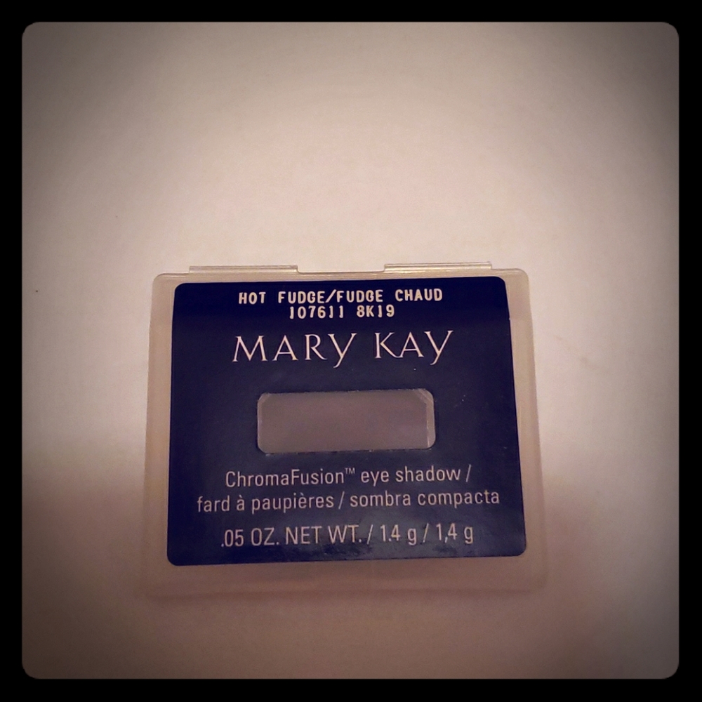 Hot fudge eye shadow
